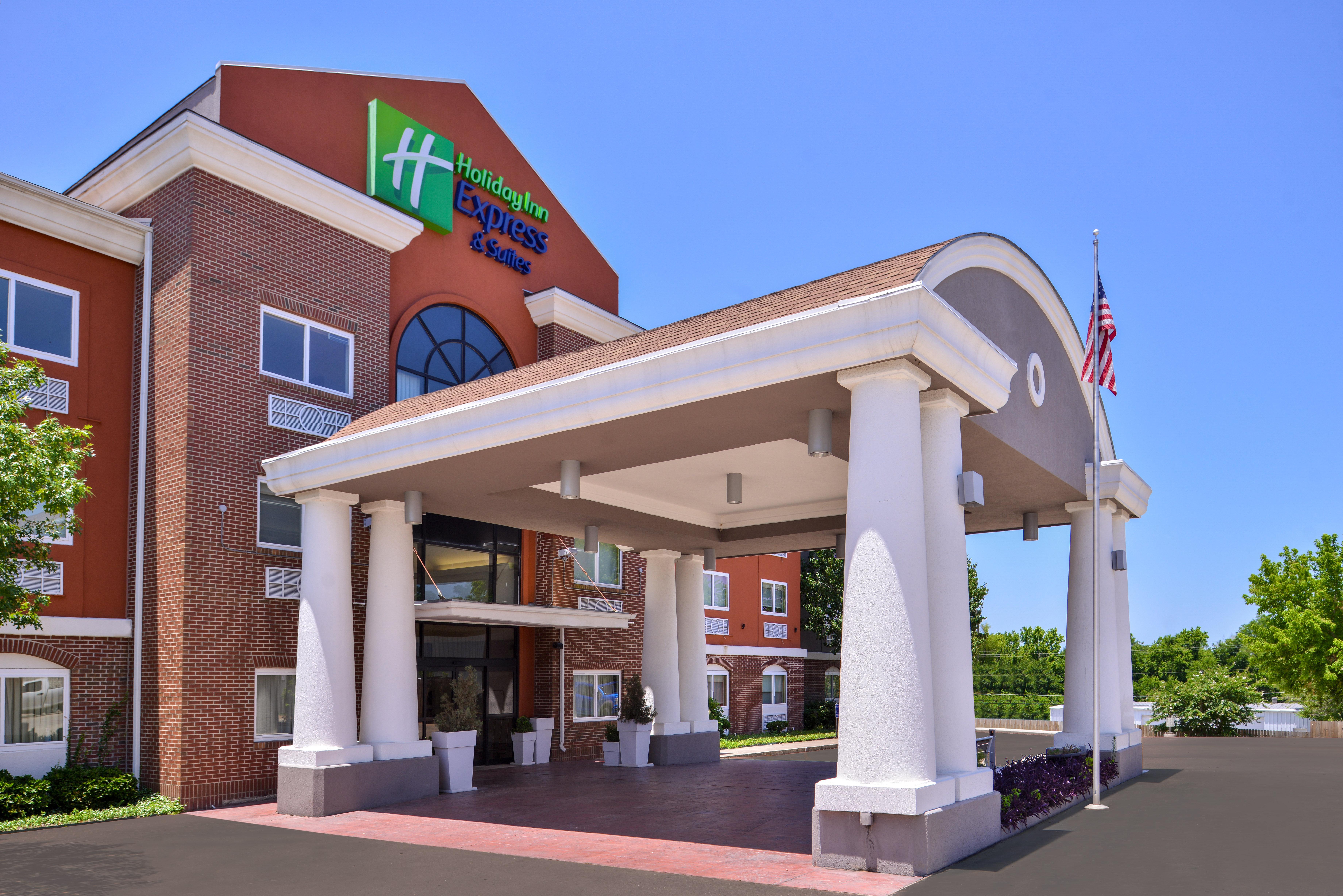 Holiday Inn Express Hotel & Suites Elgin, An Ihg Hotel Exterior foto